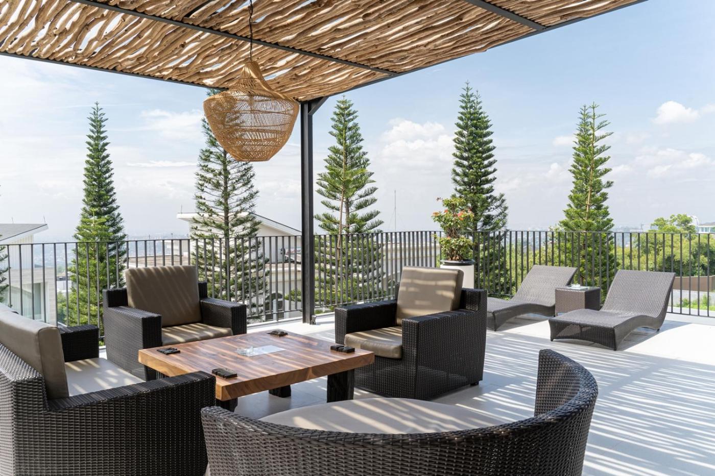 Sunshine View 6 Bedrooms With A Private Swimming Pool