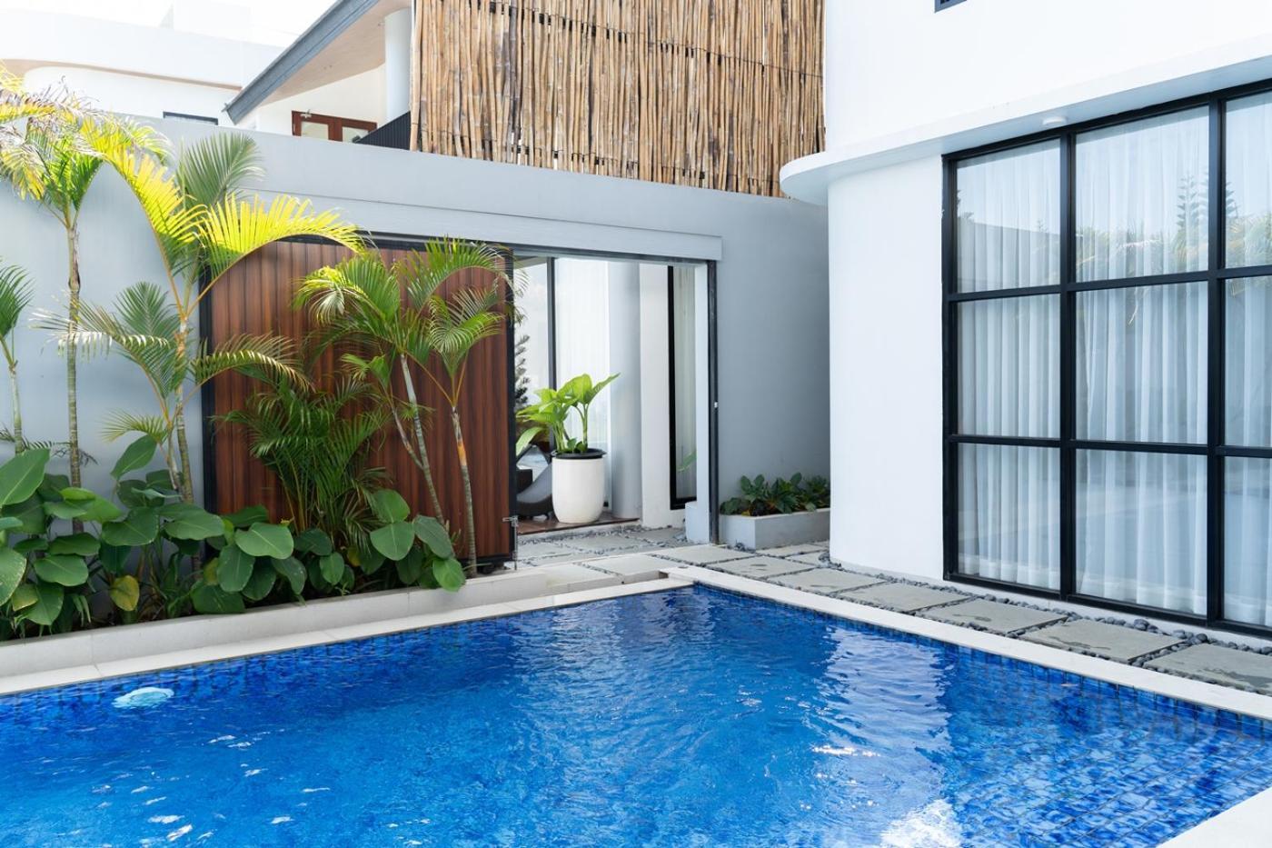 Sunshine View 6 Bedrooms With A Private Swimming Pool * Bandung