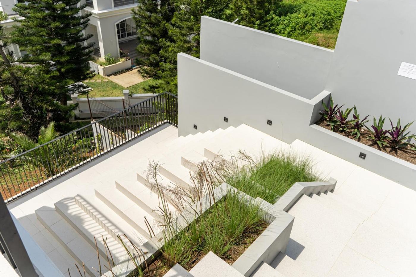 Sunshine View 6 Bedrooms With A Private Swimming Pool