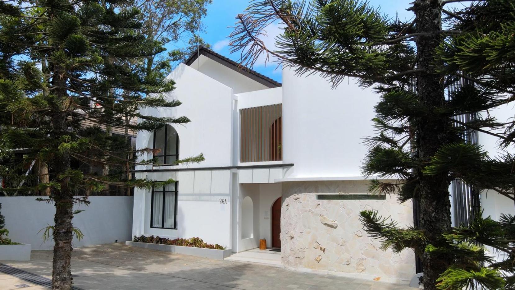 Sunshine View 6 Bedrooms With A Private Swimming Pool Bandung